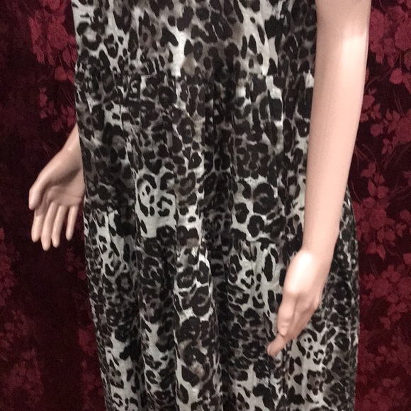 YESNO animal print maxi medium size dress. - Picture 3 of 10